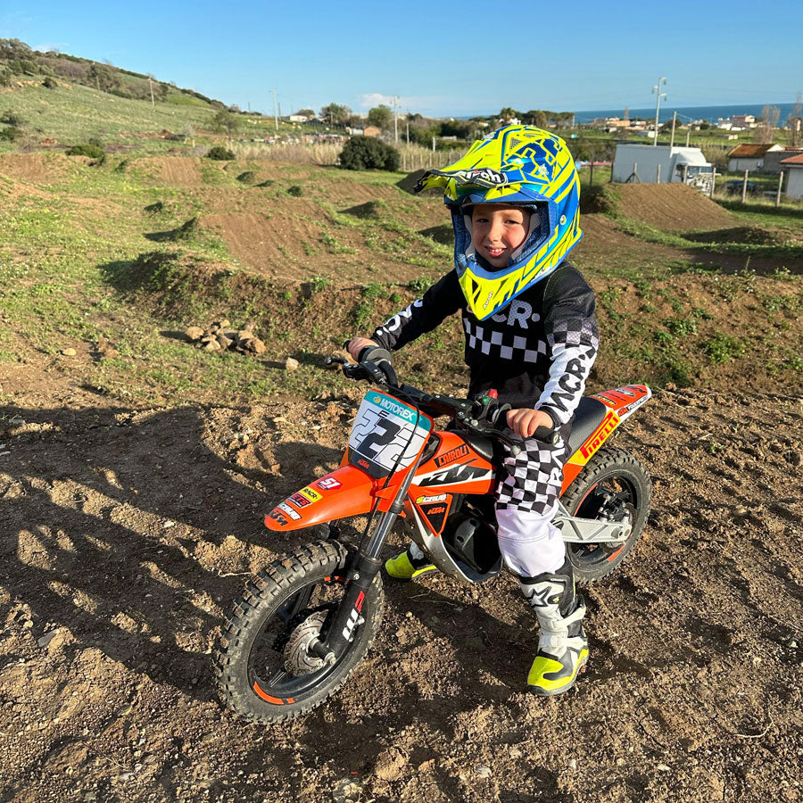 completo tecnico da moto bambino completo tecnico da moto bambino