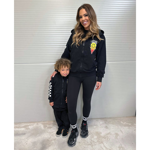 felpa_indossata_donna_bambino felpa_indossata_donna_bambino