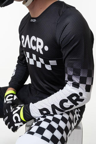 Completo tecnico da moto RACR•
