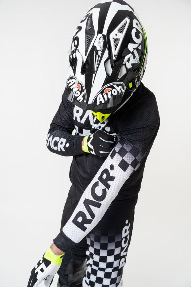 Completo tecnico da moto RACR•