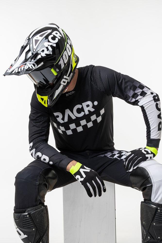 Completo tecnico da moto RACR•