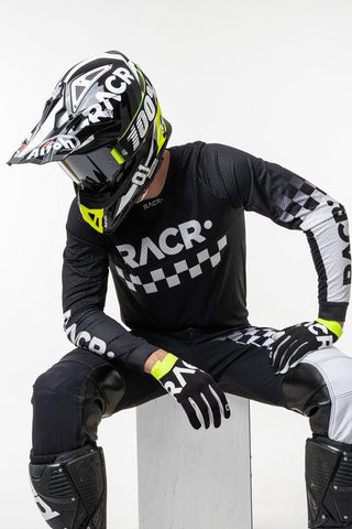Completo tecnico da moto RACR•